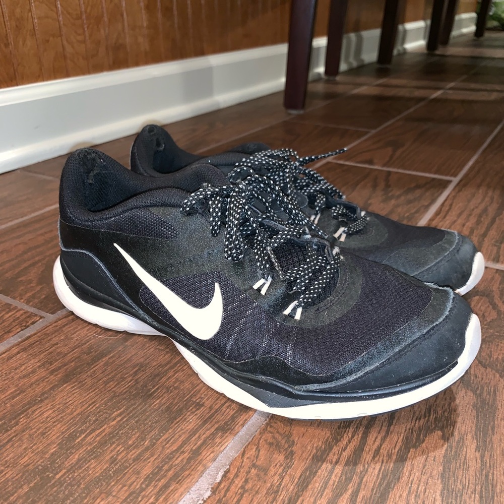 Black Nike Flex TR 5